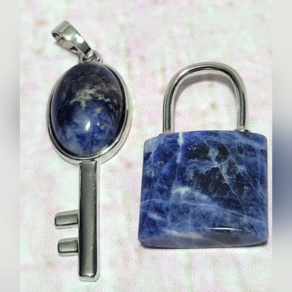 Blue Sodalite Lock and Key Pendant - Picture 1 of 16